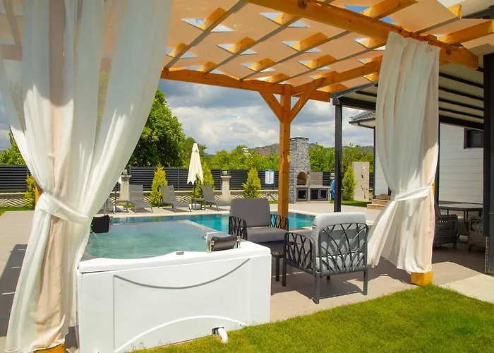 Luxury With Private Pool And Jacuzzi Vilă *