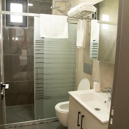 Luxury With Private Pool And Jacuzzi Βίλα *