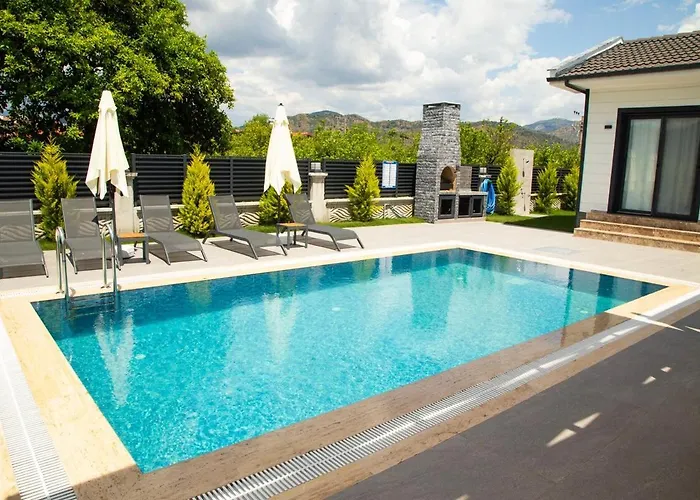 Luxury With Private Pool And Jacuzzi *